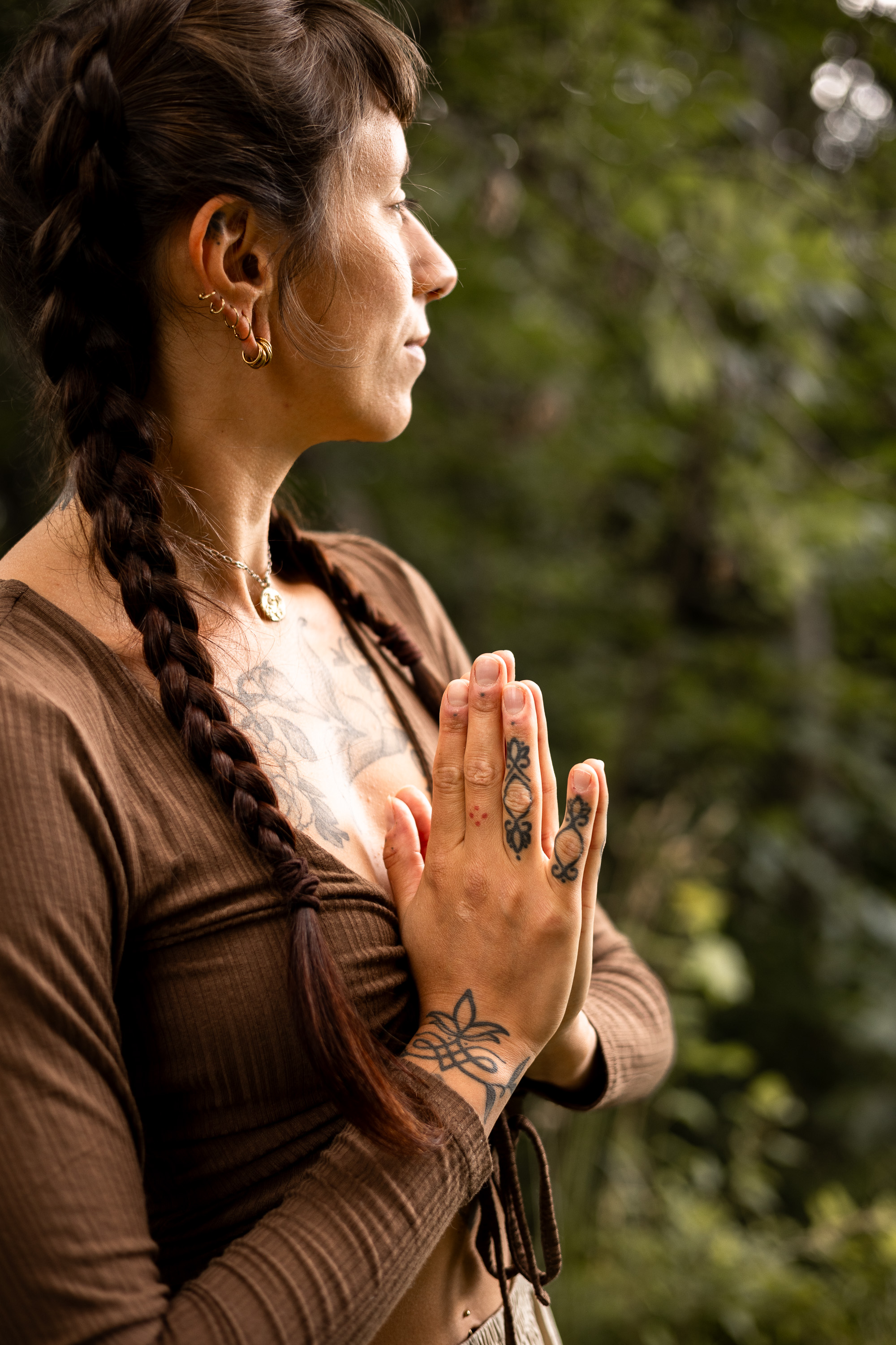 louise lounes prof de yoga crans montana