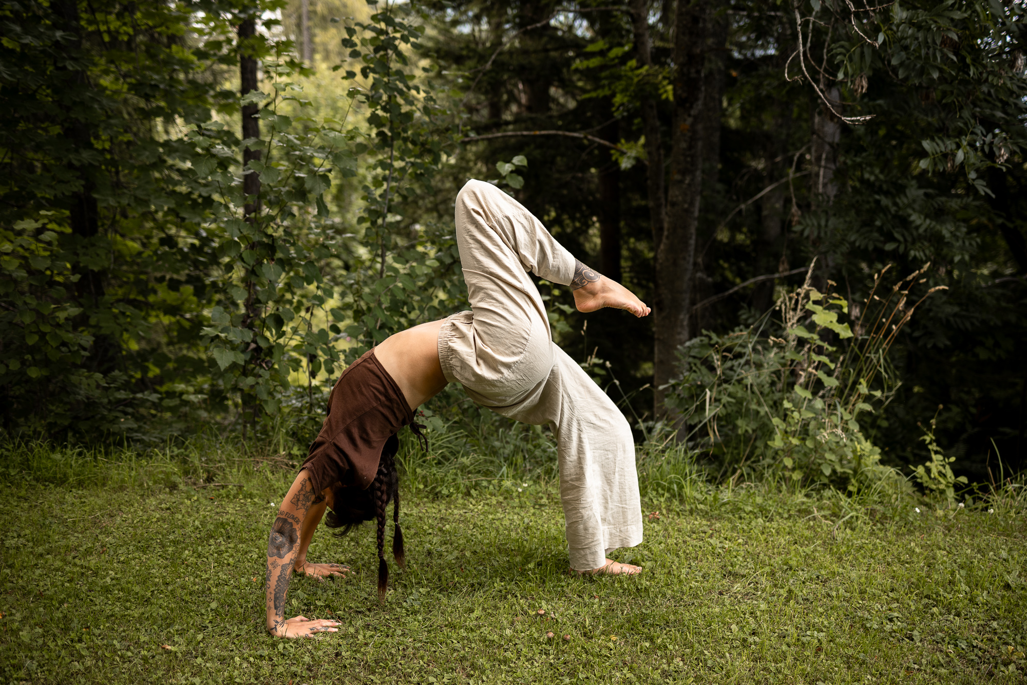 louise prof de yoga crans montana